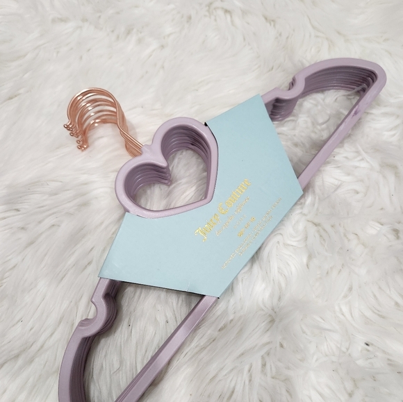 🔹️Juicy Couture🔹️Shoulder Space Saving Heart Top Set of 10 Hangers- purple - Picture 1 of 6